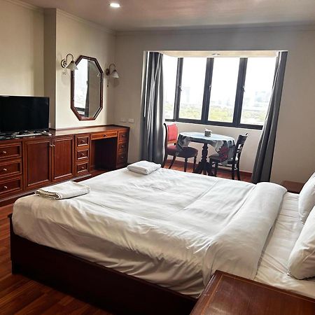 Omni Tower Sukhumvit Nana Direct Hotell Bangkok Exteriör bild