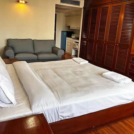 Omni Tower Sukhumvit Nana Direct Hotell Bangkok Exteriör bild