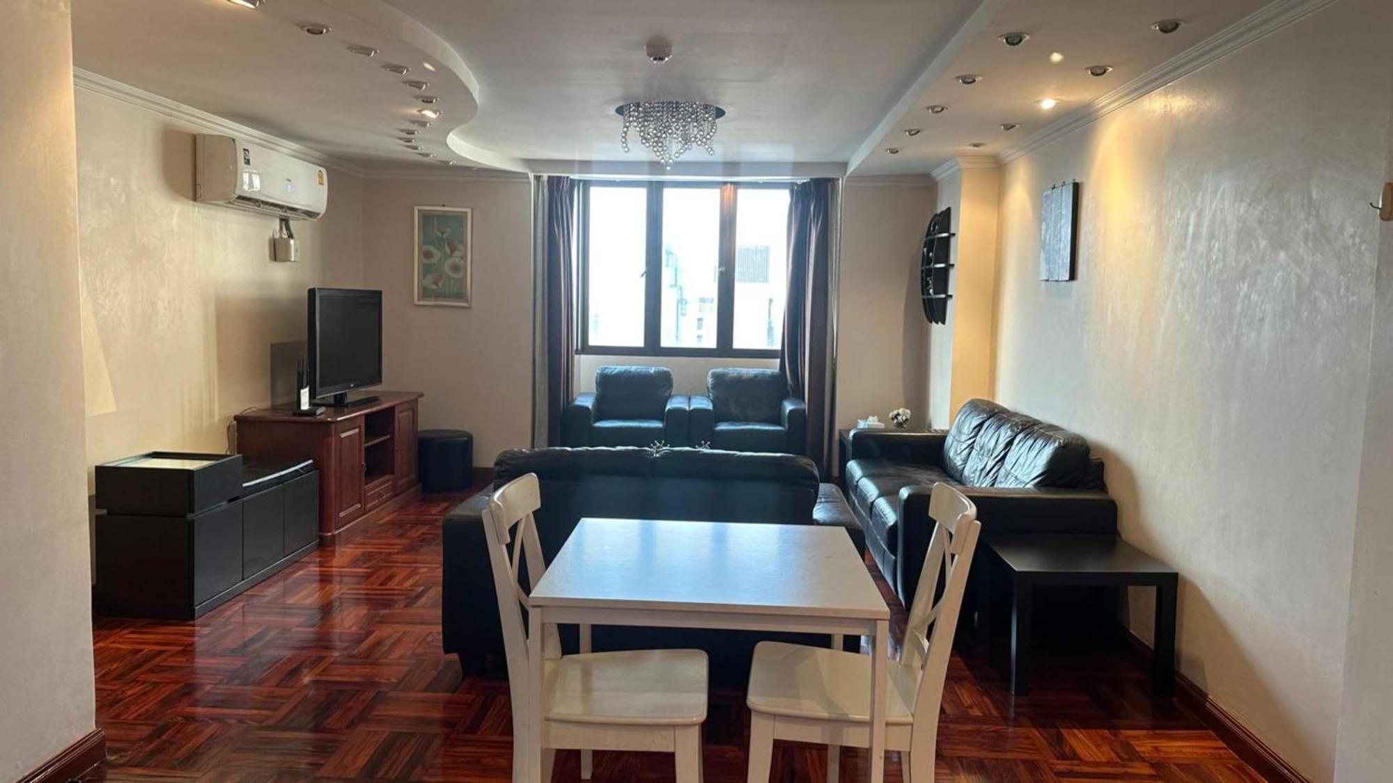 Omni Tower Sukhumvit Nana Direct Hotell Bangkok Exteriör bild