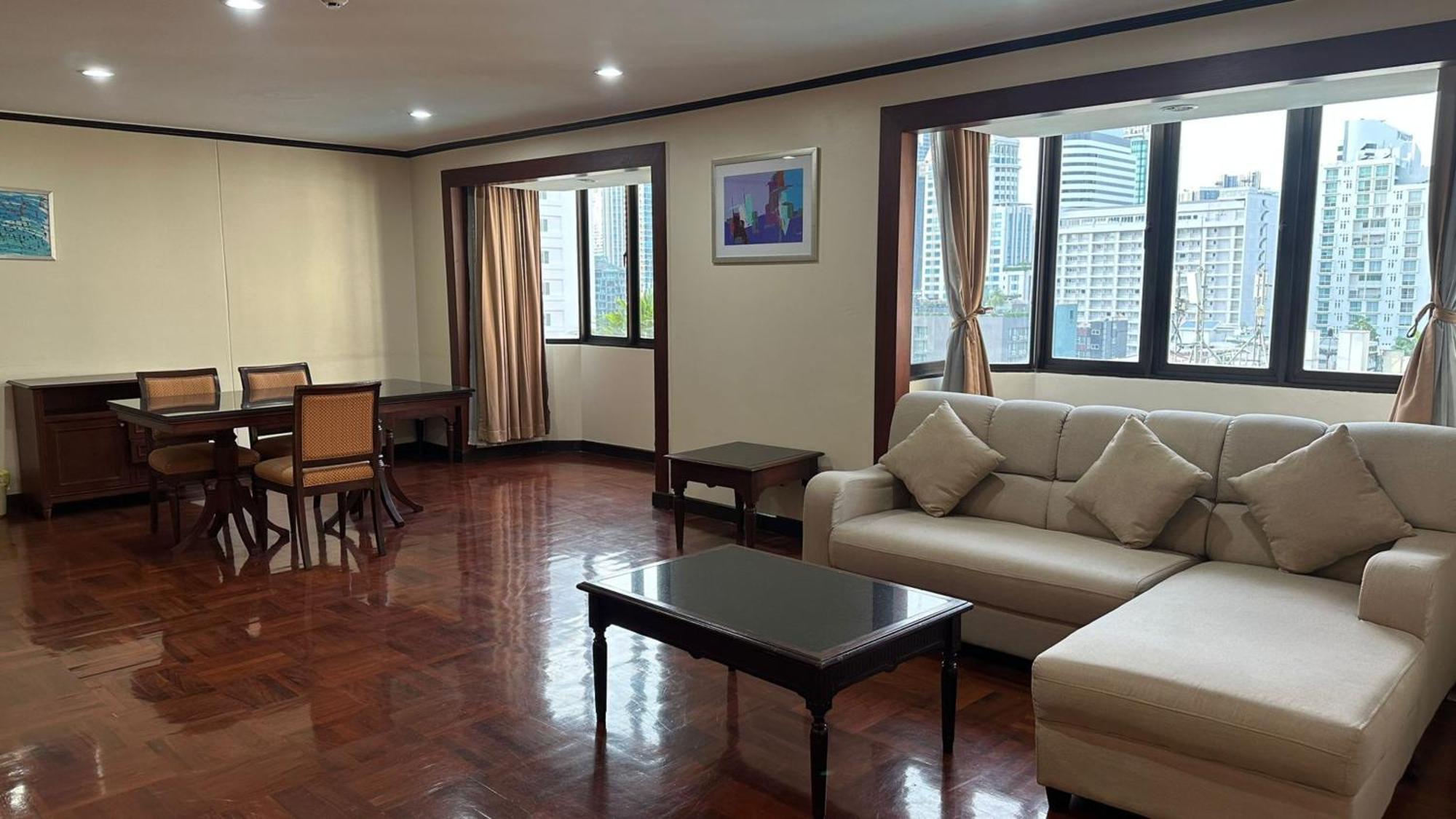 Omni Tower Sukhumvit Nana Direct Hotell Bangkok Exteriör bild