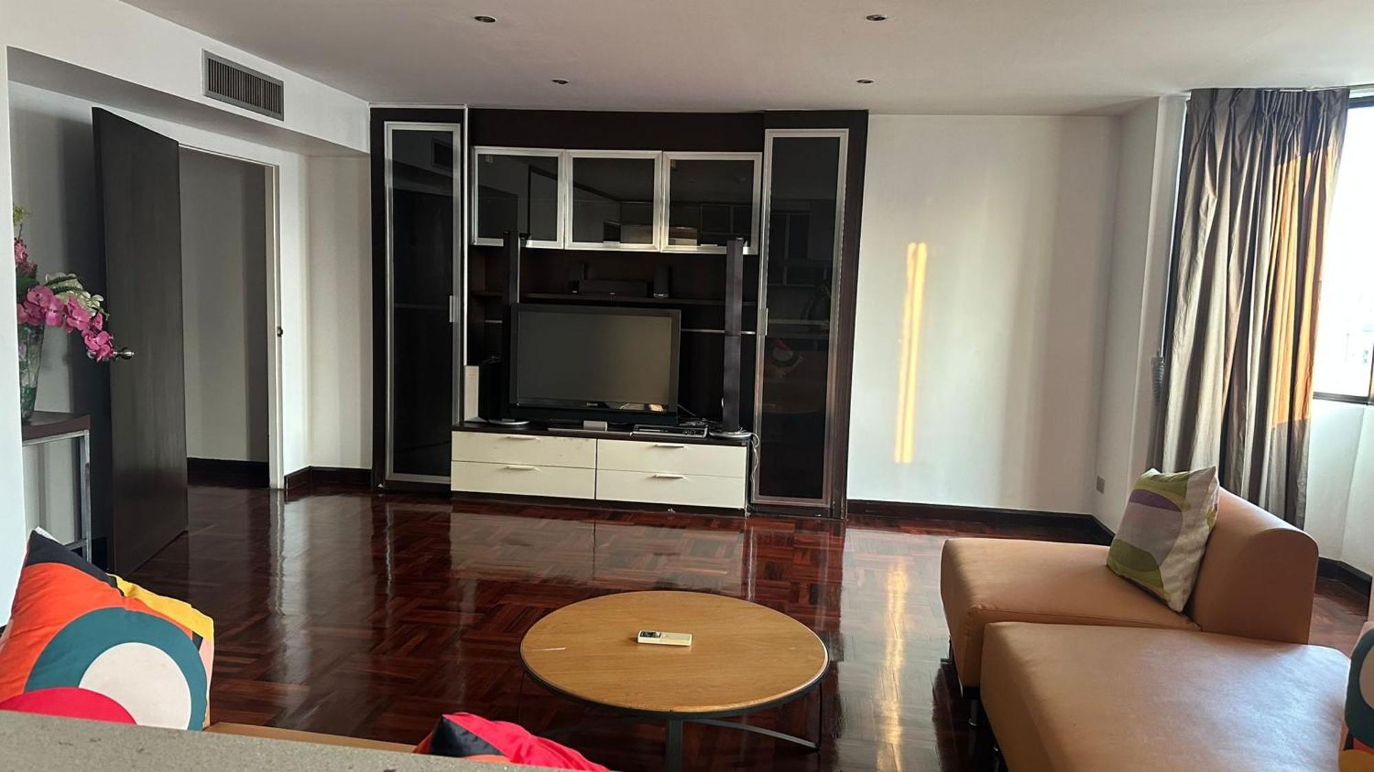 Omni Tower Sukhumvit Nana Direct Hotell Bangkok Exteriör bild