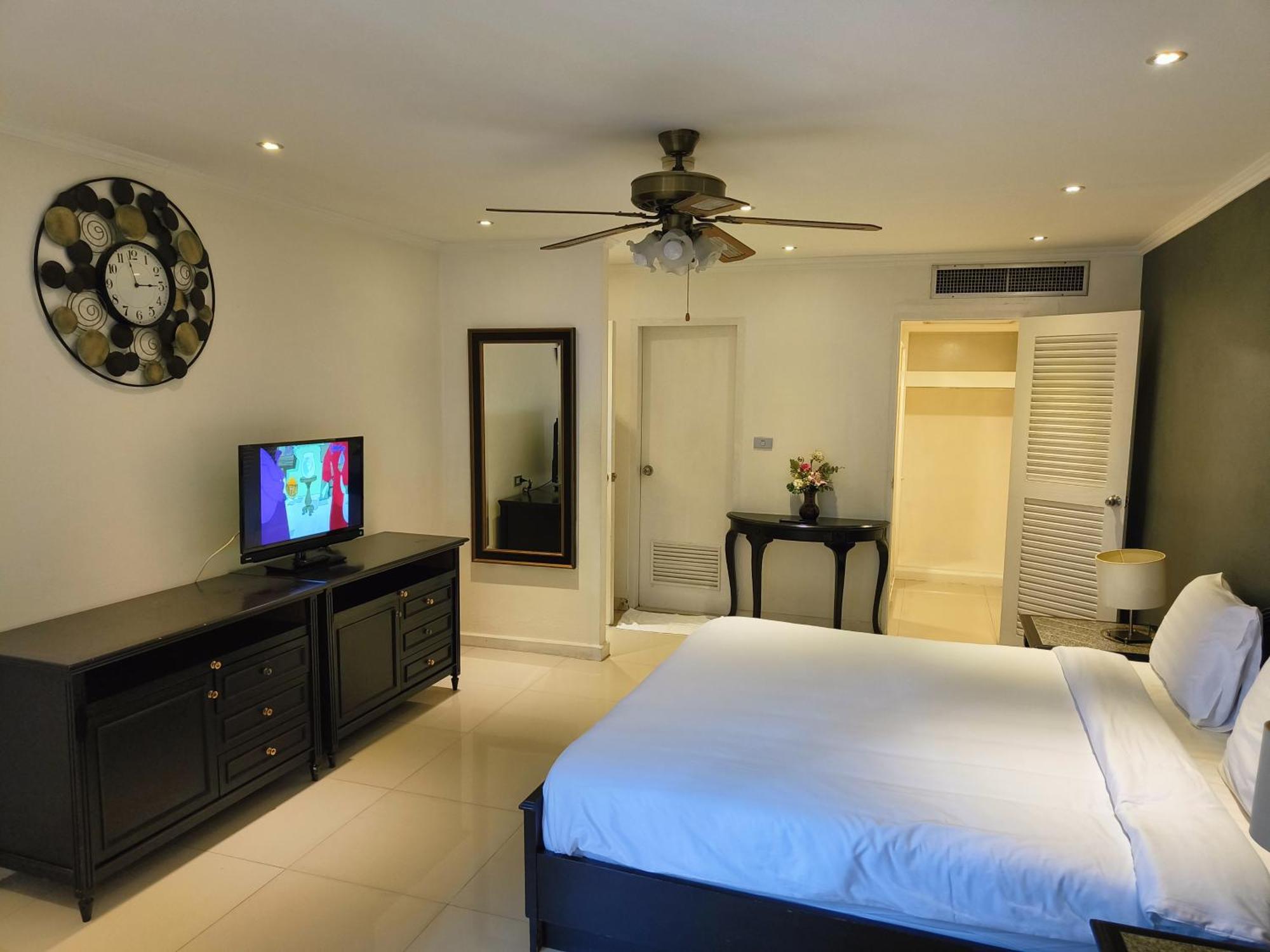 Omni Tower Sukhumvit Nana Direct Hotell Bangkok Exteriör bild