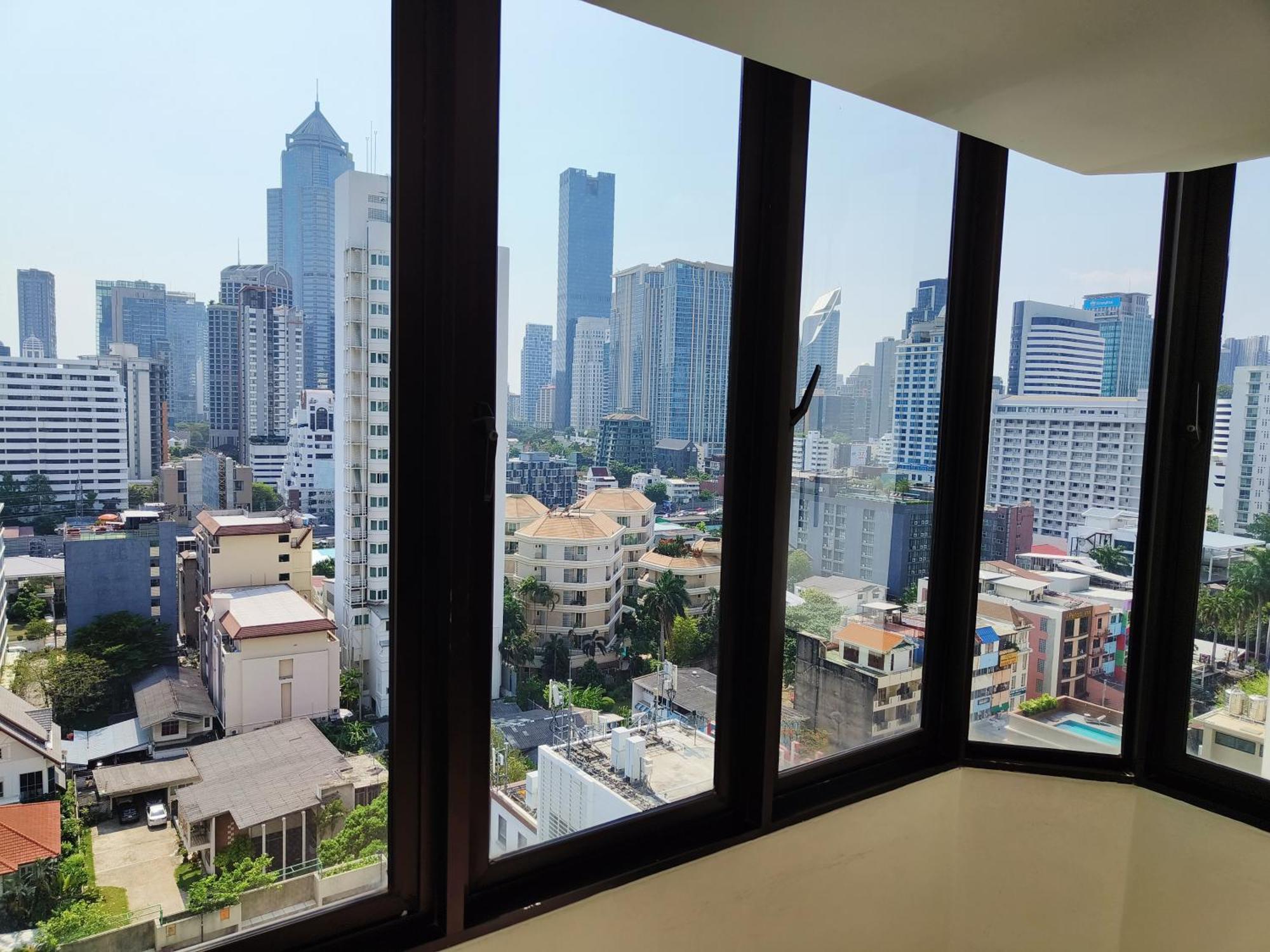 Omni Tower Sukhumvit Nana Direct Hotell Bangkok Exteriör bild