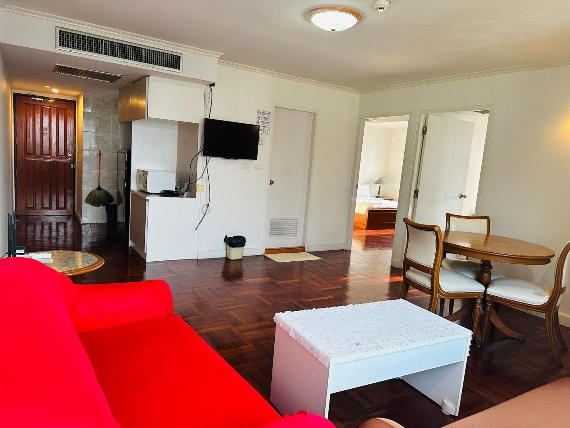 Omni Tower Sukhumvit Nana Direct Hotell Bangkok Exteriör bild