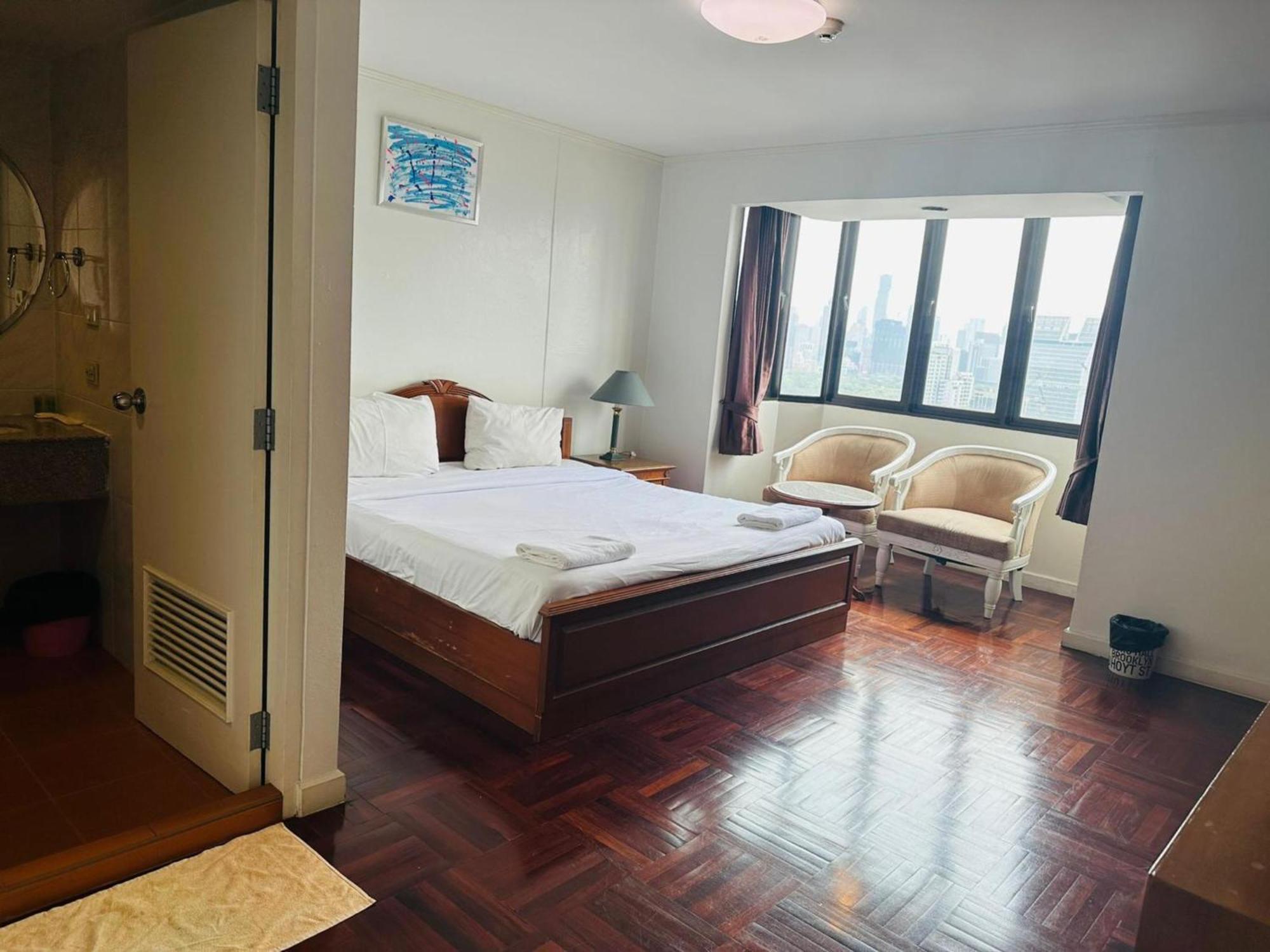 Omni Tower Sukhumvit Nana Direct Hotell Bangkok Exteriör bild