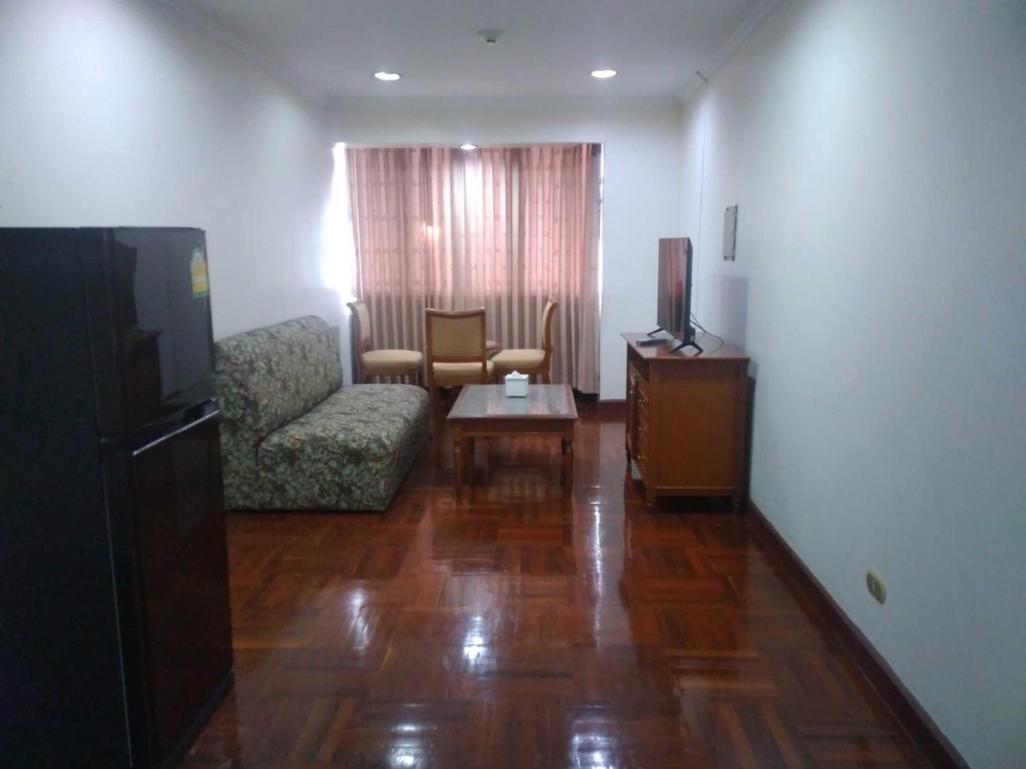 Omni Tower Sukhumvit Nana Direct Hotell Bangkok Exteriör bild