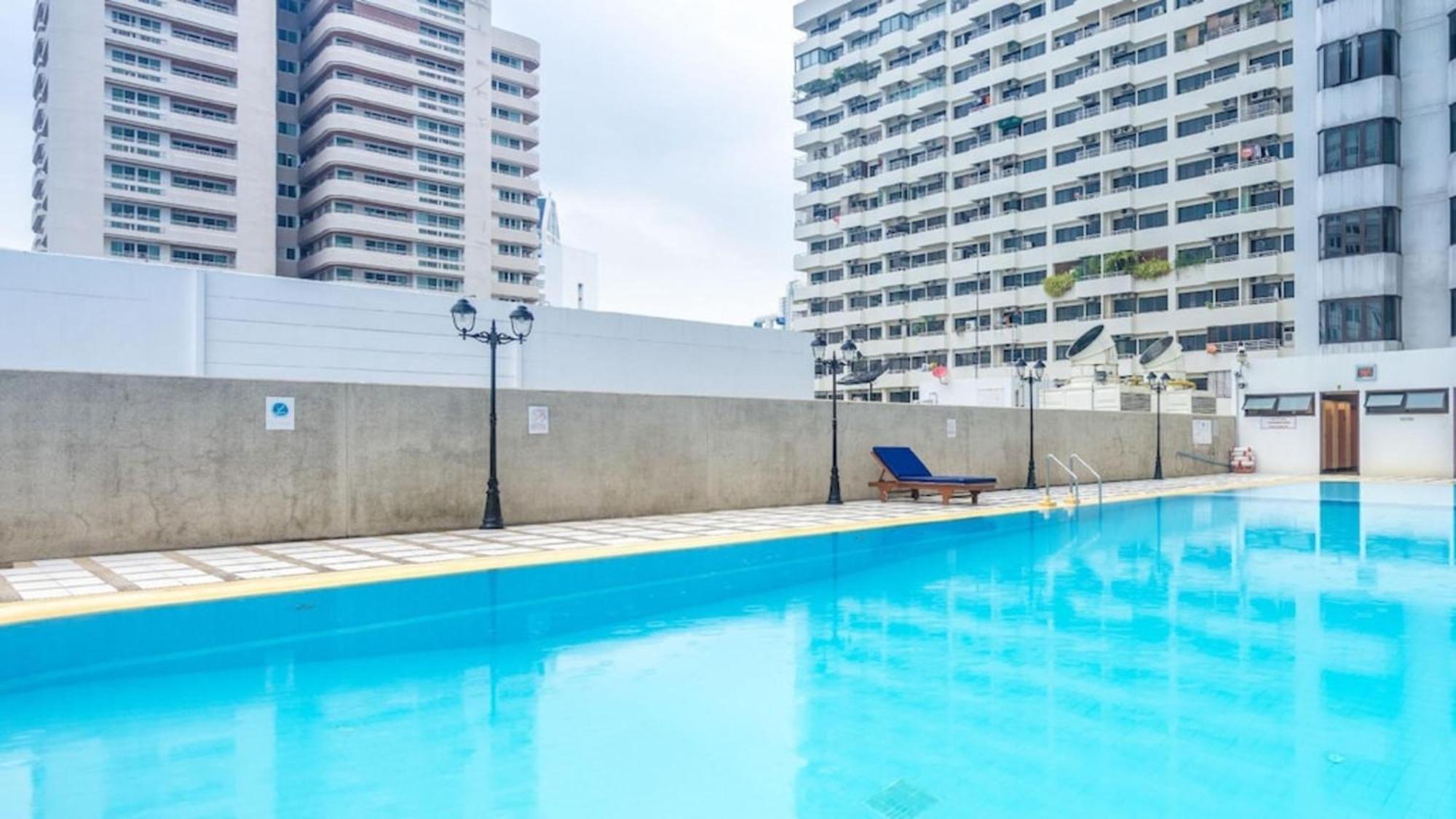 Omni Tower Sukhumvit Nana Direct Hotell Bangkok Exteriör bild