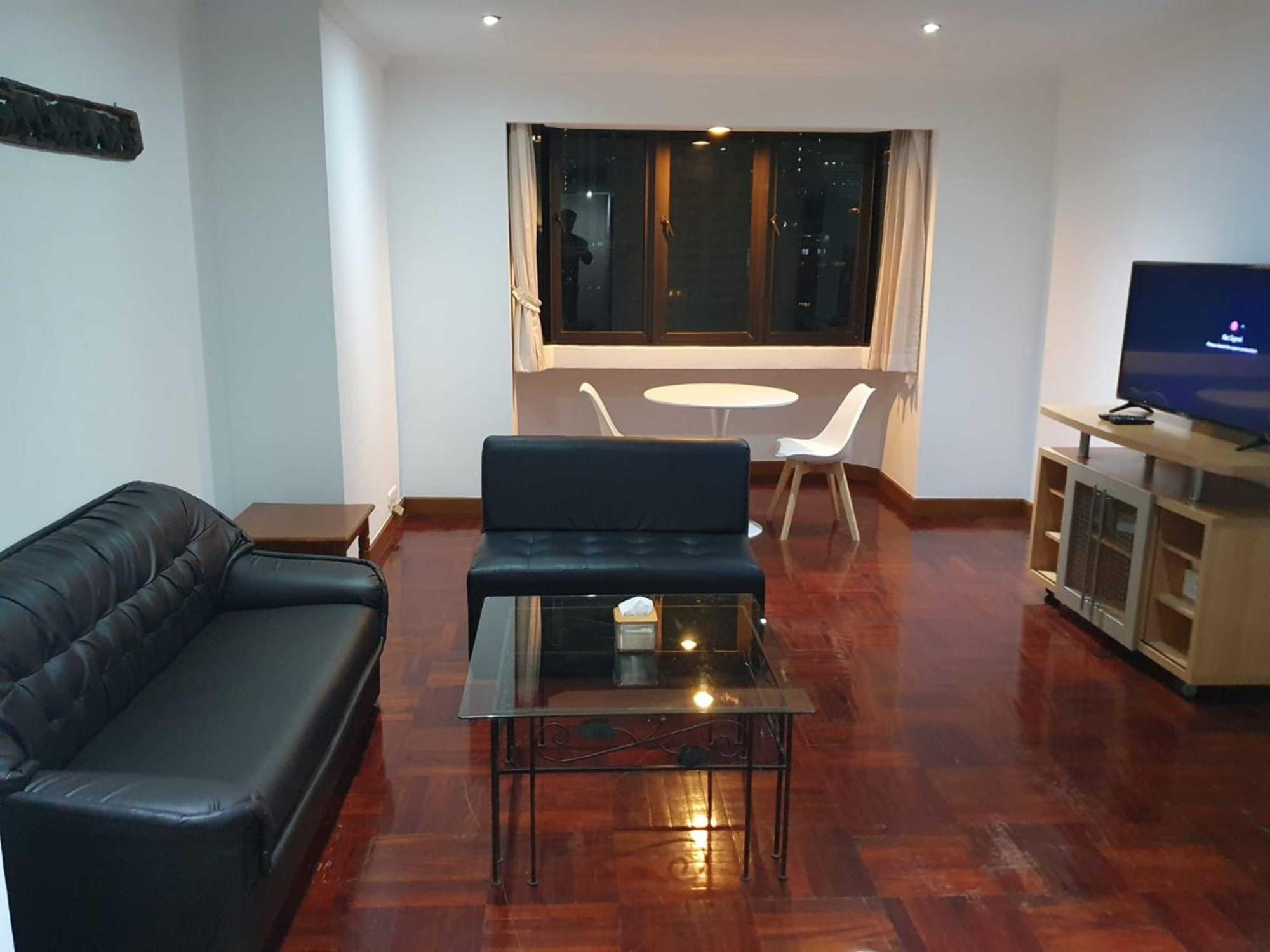 Omni Tower Sukhumvit Nana Direct Hotell Bangkok Exteriör bild