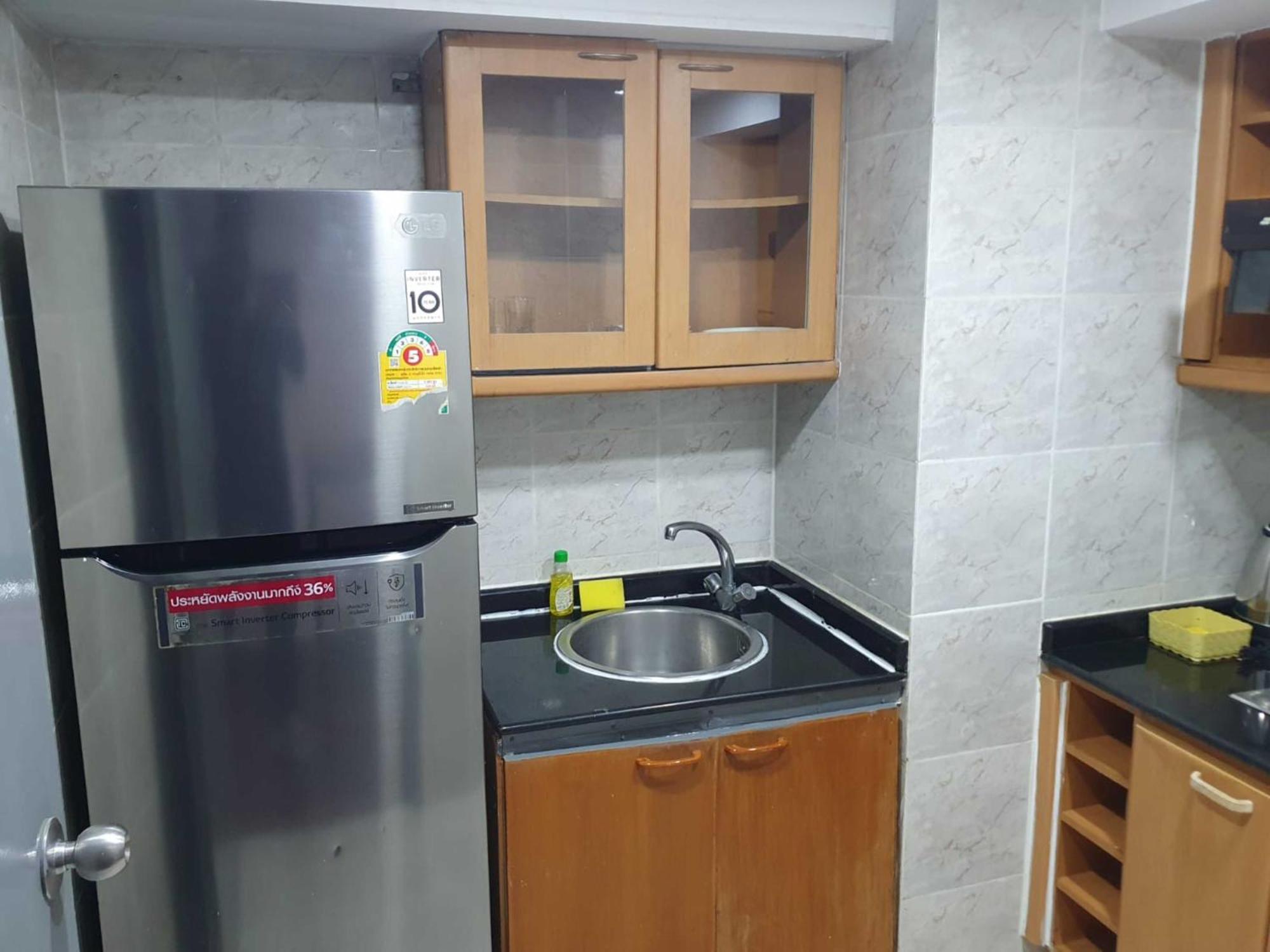 Omni Tower Sukhumvit Nana Direct Hotell Bangkok Exteriör bild