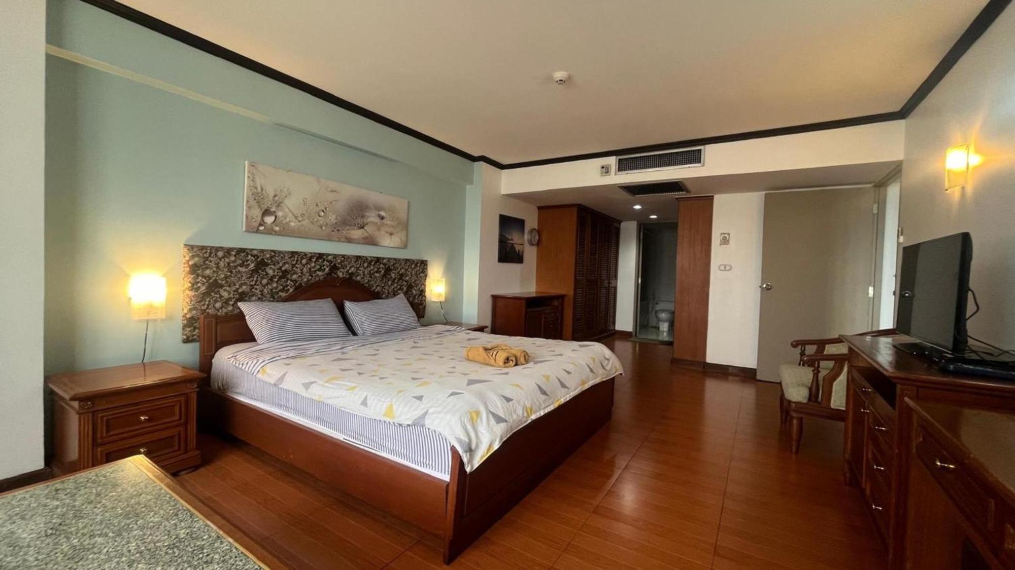 Omni Tower Sukhumvit Nana Direct Hotell Bangkok Exteriör bild